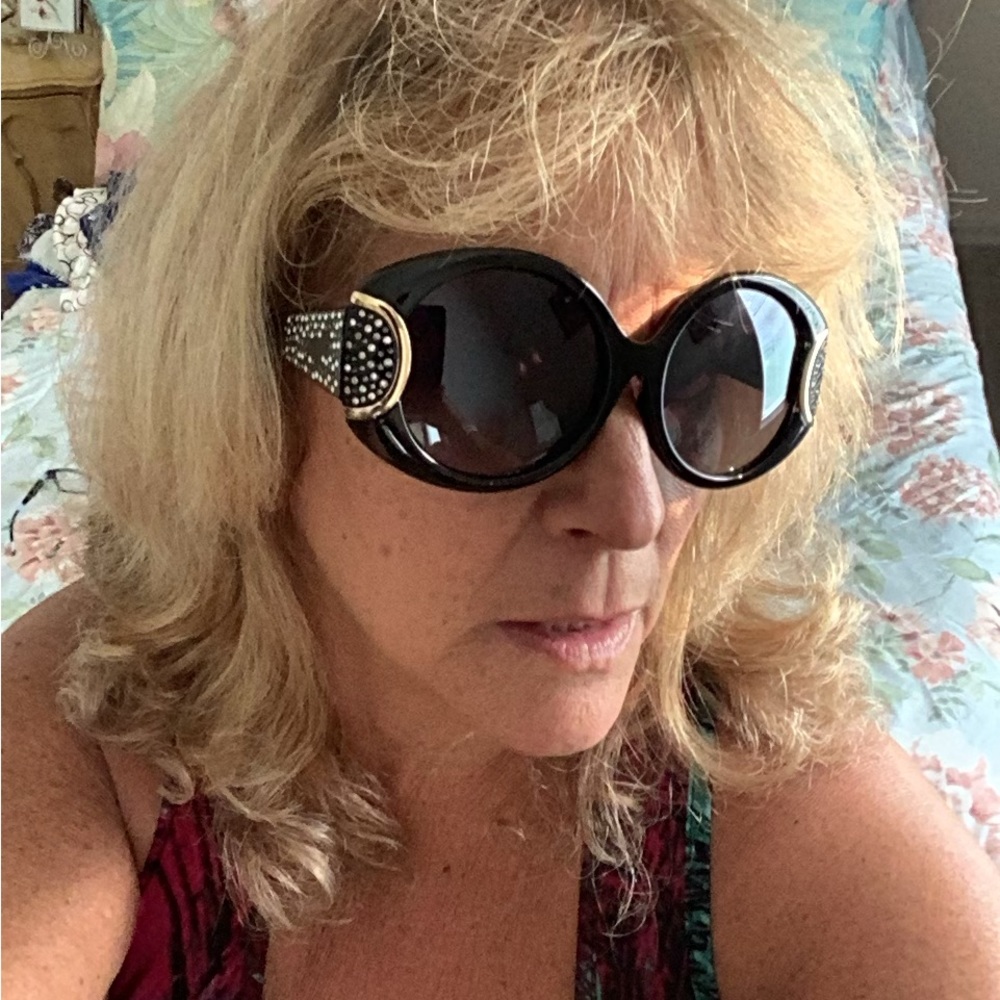 The Day Sunglasses polycarbonate black with stones like new sexy look 😎